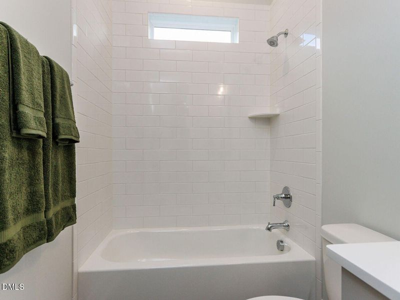 027-1280x960-bathroom