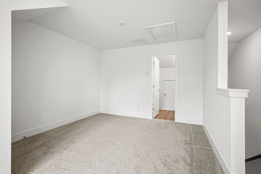 Spacious, unfurnished interior of a new home in West End Heights, Charlotte (Image 25).