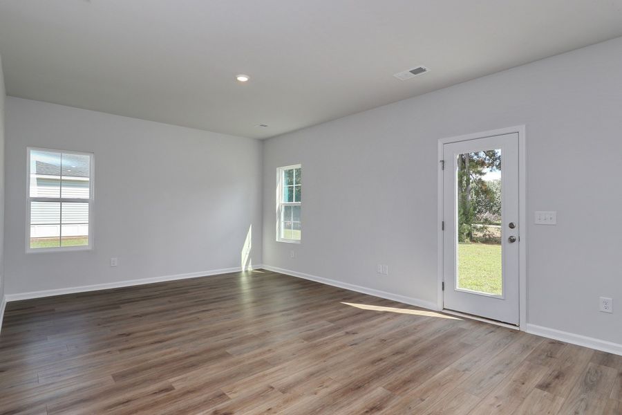 Spacious, unfurnished interior of a new home in Hainer Place, Conway (Image 11).