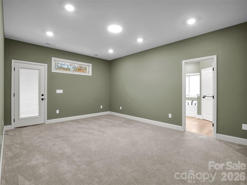 Spacious, unfurnished interior of a new home in , Rutherfordton (Image 19).