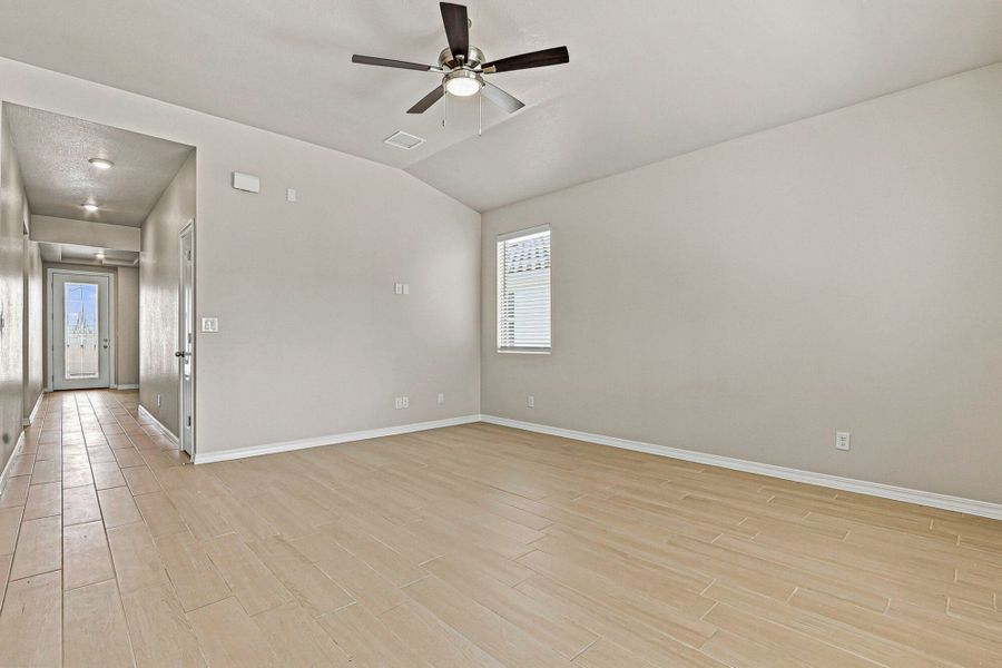 Spacious, unfurnished interior of a new home in Paseos Del Este, El Paso (Image 43).