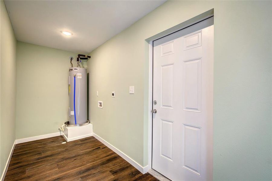 Spacious, unfurnished interior of a new home in , Point (Image 26).