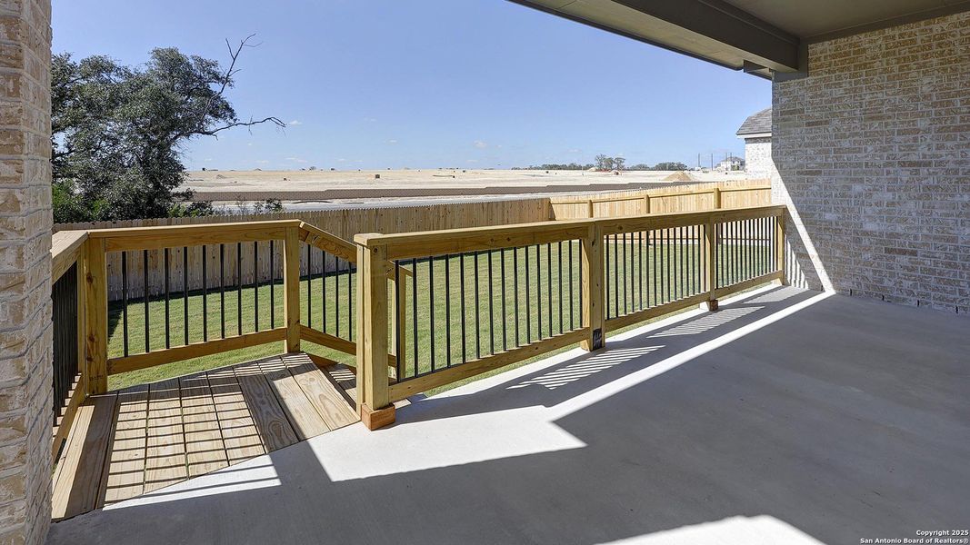 Exterior details and patio area of a home in Ladera 50', San Antonio (Image 30).