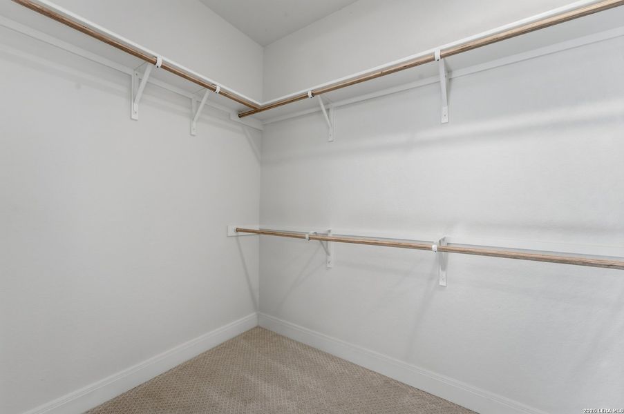 Spacious, unfurnished interior of a new home in , Canyon Lake (Image 30).