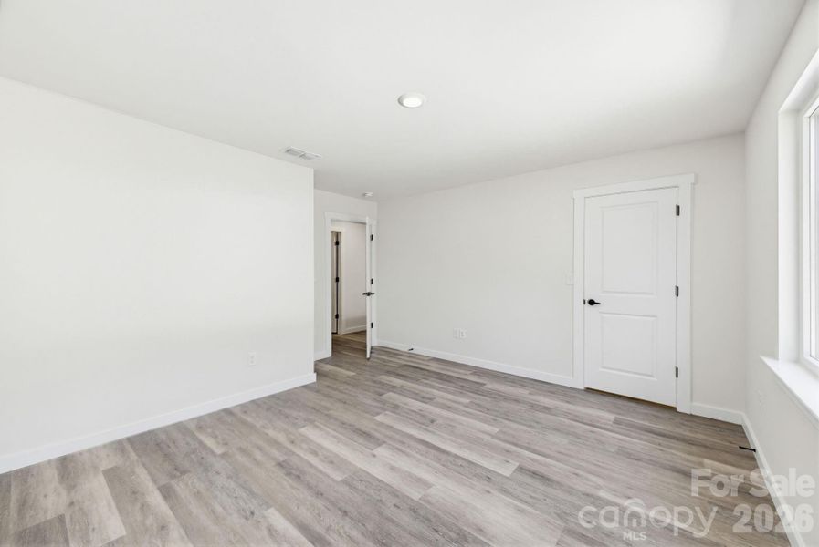 Spacious, unfurnished interior of a new home in , Conover (Image 12).