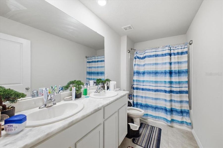 Furnished interior view inside a new home in Evergreen, Bradenton (Image 13).