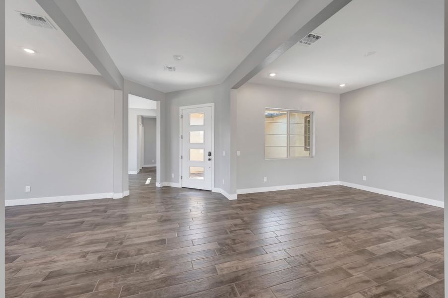 Spacious, unfurnished interior of a new home in Blossom Rock, Apache Junction (Image 18). Spacious, unfurnished interior of a new home in Blossom Rock, Apache Junction (Image 18).
