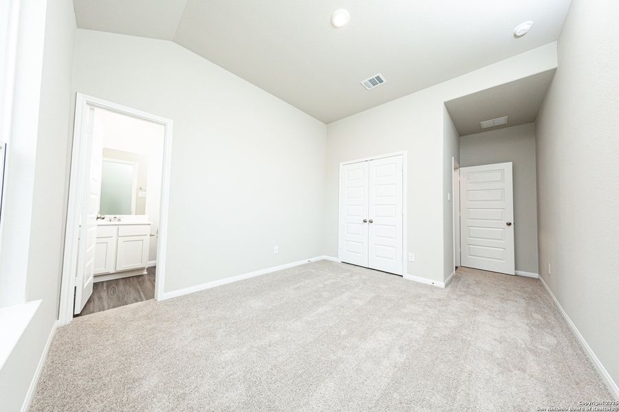 Spacious, unfurnished interior of a new home in Cinco Lakes, San Antonio (Image 12). Spacious, unfurnished interior of a new home in Cinco Lakes, San Antonio (Image 12).