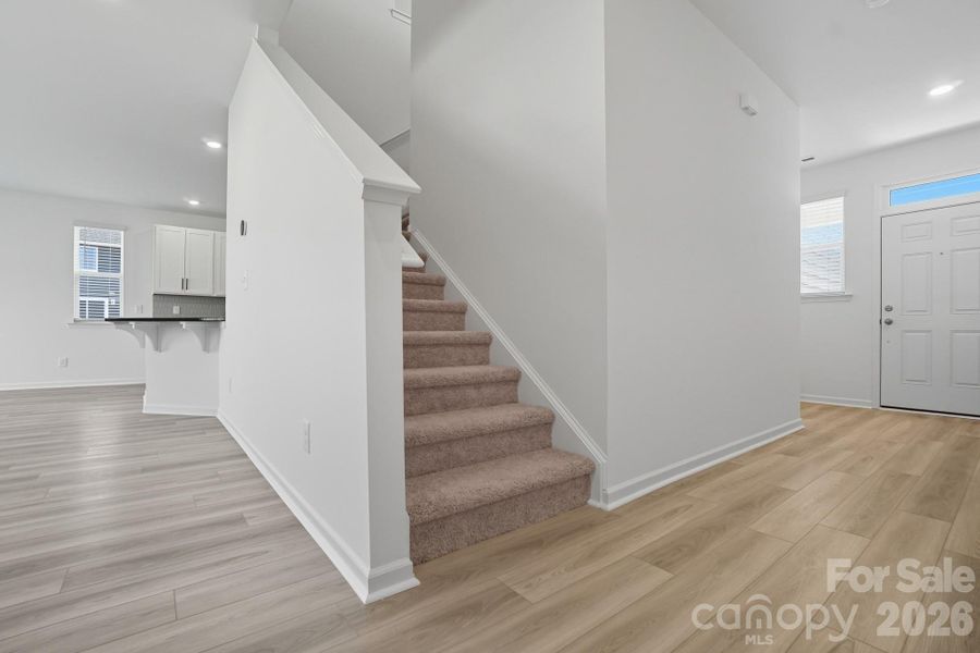 Spacious, unfurnished interior of a new home in Bellina, York (Image 20).