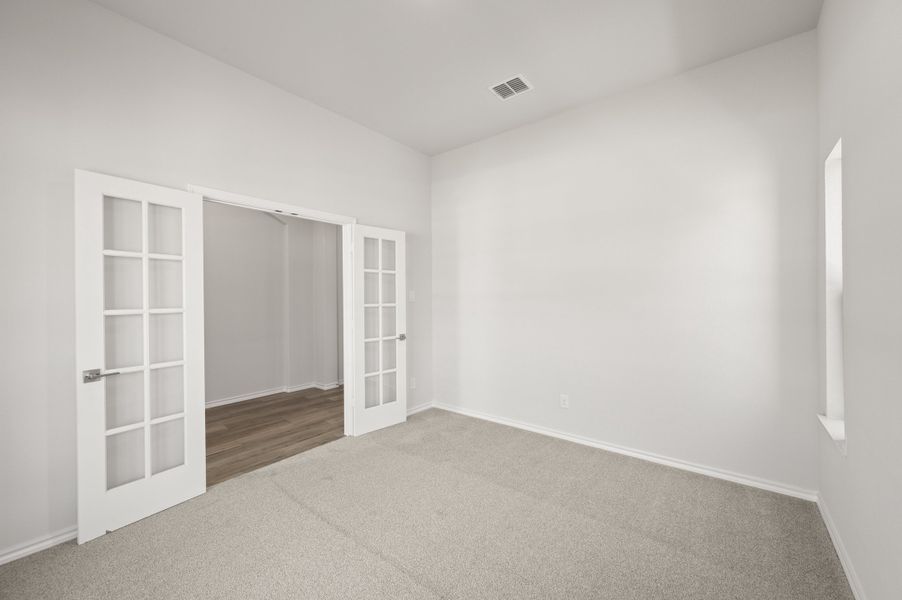 Spacious, unfurnished interior of a new home in Pirate Village, Granbury (Image 25).