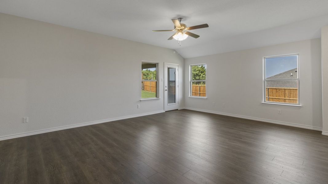 Spacious, unfurnished interior of a new home in Trailstone, Caddo Mills (Image 20).