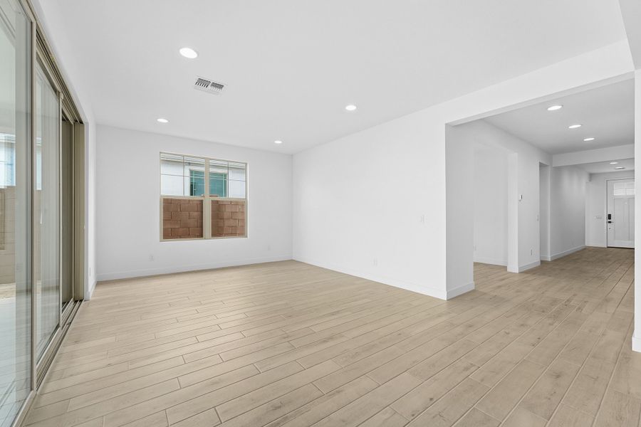 Spacious, unfurnished interior of a new home in Combs Ranch, San Tan Valley (Image 21).