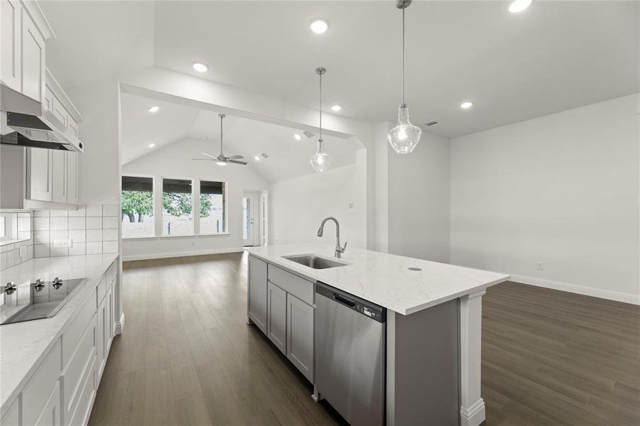 15. 2248 Sesaro - Kitchen (3) 15. 2248 Sesaro - Kitchen (3)