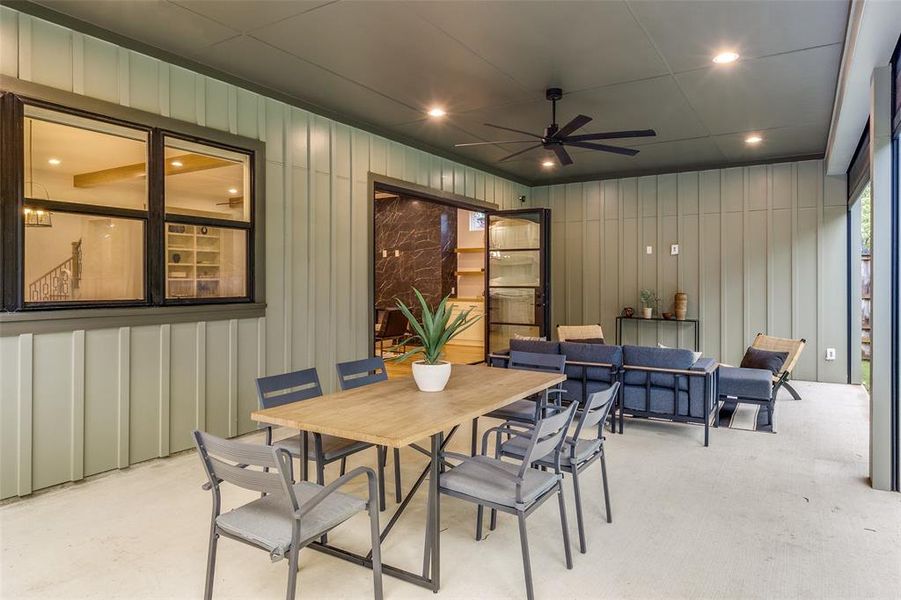 Furnished interior view inside a new home in , Dallas (Image 6).
