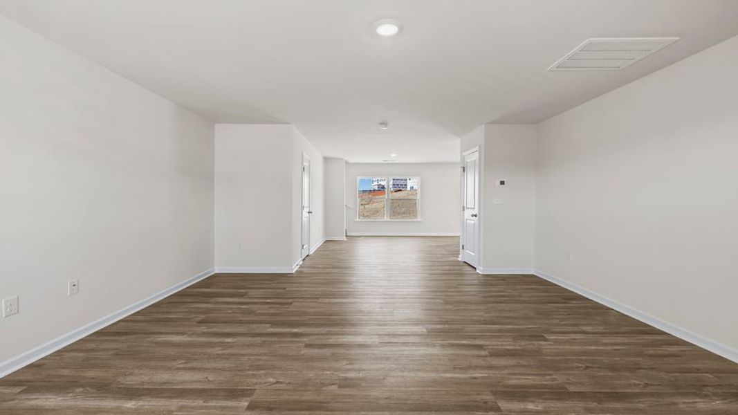 Spacious, unfurnished interior of a new home in Baxter Village, Boiling Springs (Image 18).
