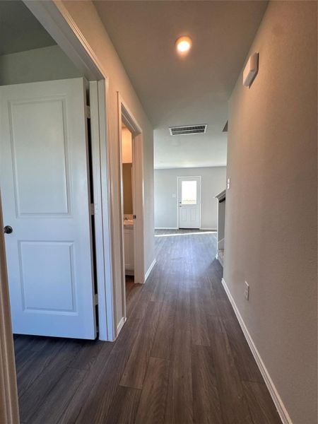 Spacious, unfurnished interior of a new home in Santa Fe, Cleveland (Image 12). Spacious, unfurnished interior of a new home in Santa Fe, Cleveland (Image 12).