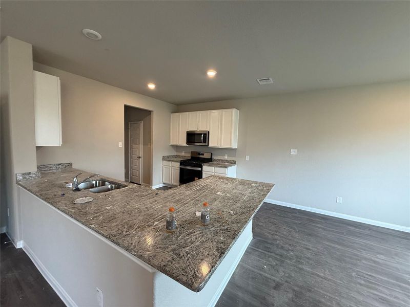 Image 7 of a home in Cliffstone Hills. Image 7 of a home in Cliffstone Hills.