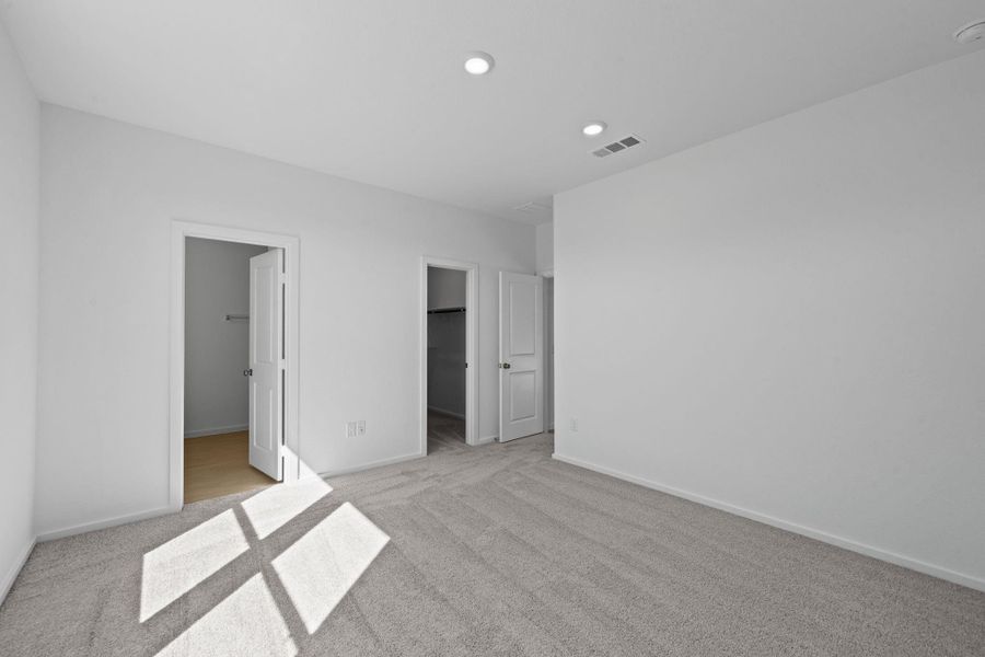 Spacious, unfurnished interior of a new home in Crosby Farms, Crosby (Image 15).