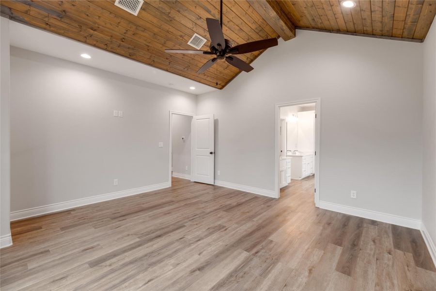 Spacious, unfurnished interior of a new home in , Grapeland (Image 34).