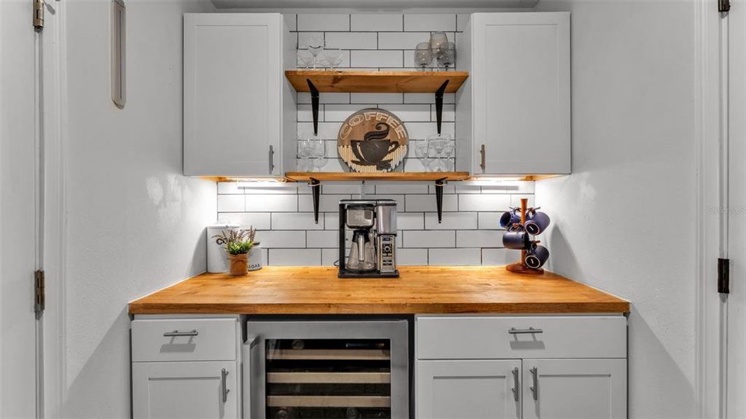 Close-up of interior finishes inside a home in Lake Juliana Estates, Auburndale (Image 20). Close-up of interior finishes inside a home in Lake Juliana Estates, Auburndale (Image 20).