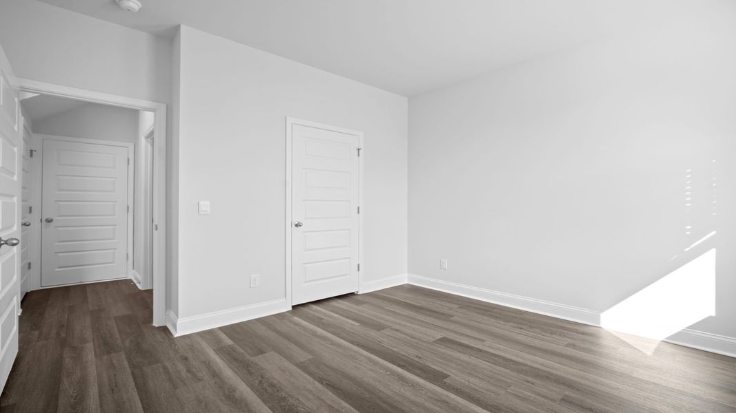 Spacious, unfurnished interior of a new home in Rice Hope, Port Wentworth (Image 22).