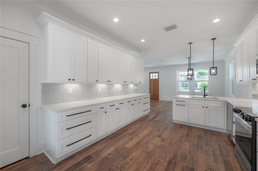 Furnished interior view inside a new home in , Tampa (Image 5).