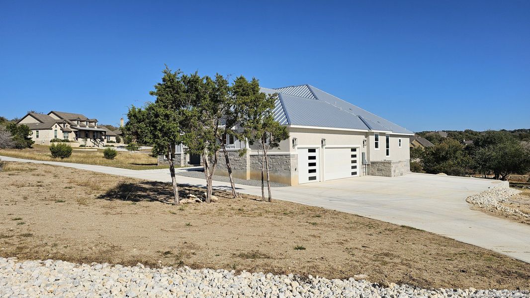 Image 34 of a home in .