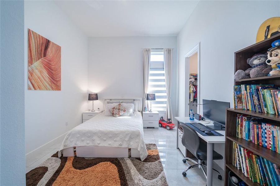 Furnished interior view inside a new home in , Wesley Chapel (Image 46).