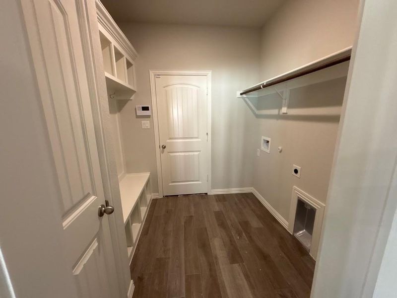 Spacious, unfurnished interior of a new home in Waterford Park, Weatherford (Image 12). Spacious, unfurnished interior of a new home in Waterford Park, Weatherford (Image 12).