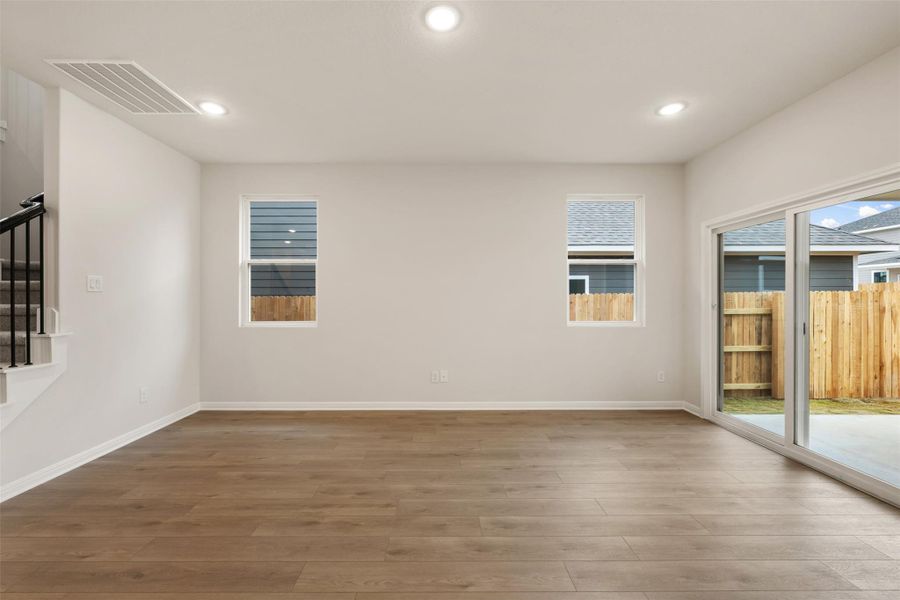 Spacious, unfurnished interior of a new home in Patterson Ranch, Georgetown (Image 18).