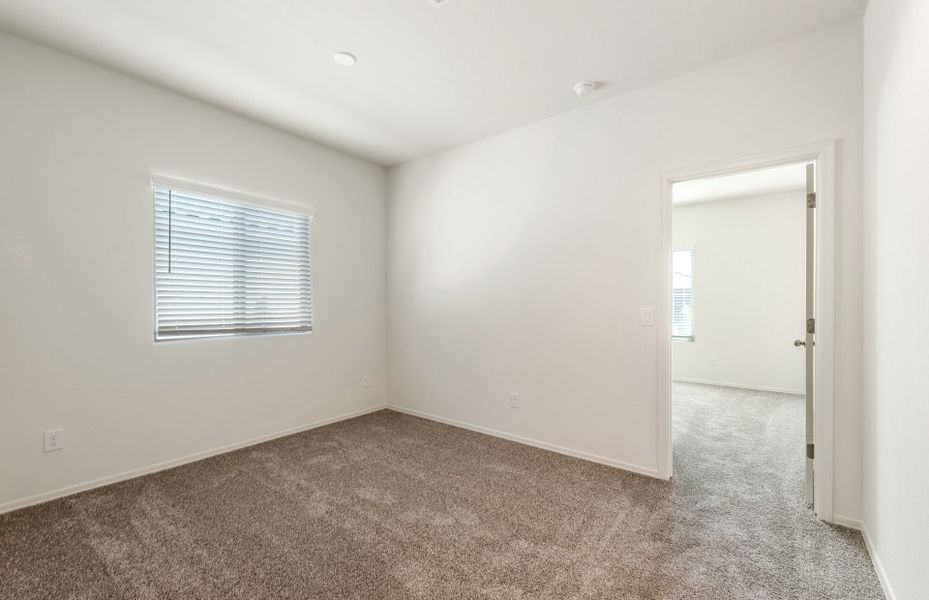 Spacious, unfurnished interior of a new home in Copper Falls, Buckeye (Image 19).