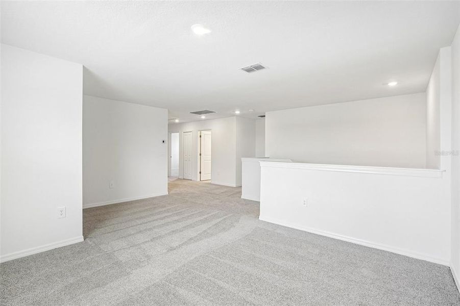 Spacious, unfurnished interior of a new home in Southpointe, Palmetto (Image 29). Spacious, unfurnished interior of a new home in Southpointe, Palmetto (Image 29).