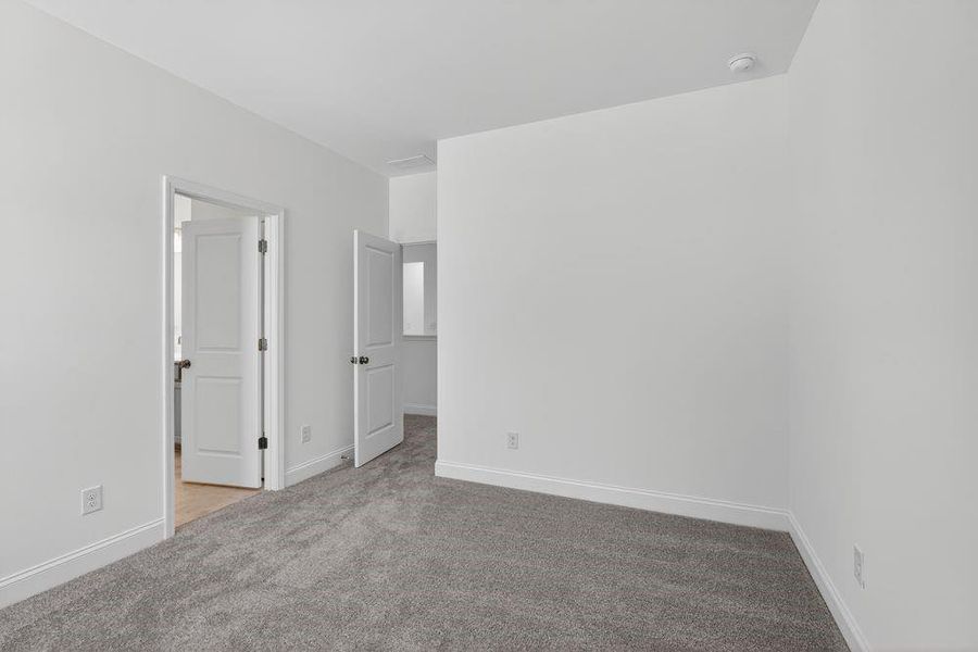 Spacious, unfurnished interior of a new home in Bailey Fence, Dacula (Image 43).