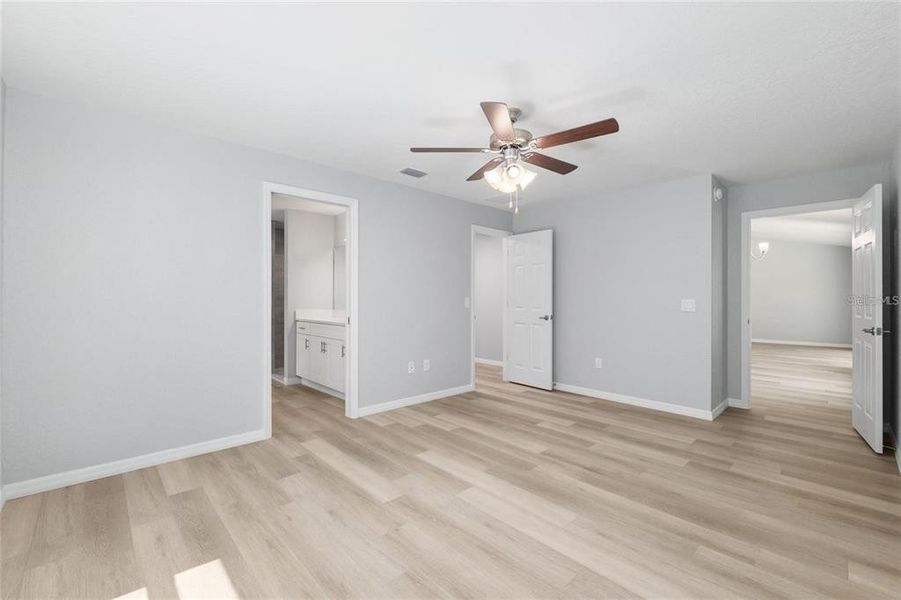 Spacious, unfurnished interior of a new home in , Dunnellon (Image 28).