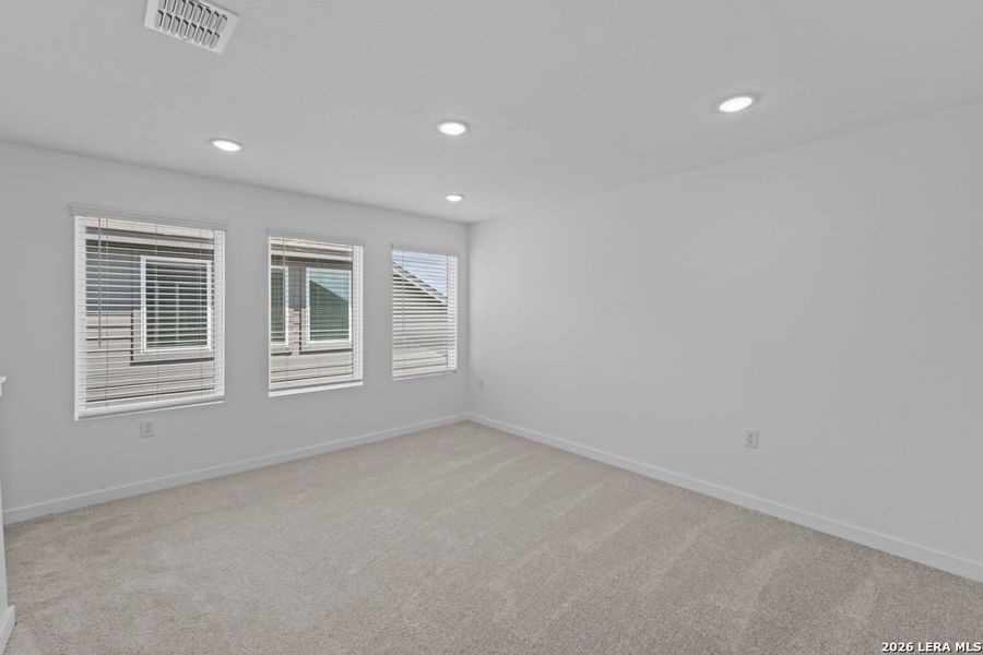 Spacious, unfurnished interior of a new home in Vida, San Antonio (Image 23). Spacious, unfurnished interior of a new home in Vida, San Antonio (Image 23).