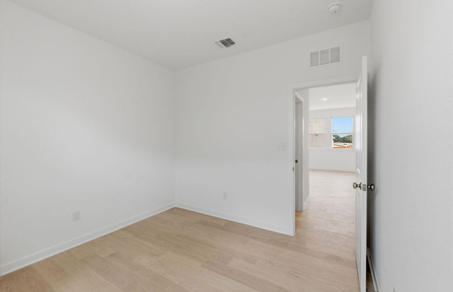 Spacious, unfurnished interior of a new home in La Cima, San Marcos (Image 32).