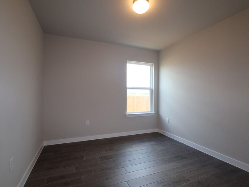 Spacious, unfurnished interior of a new home in Willow Springs, Buda (Image 13).