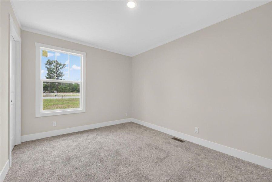Spacious, unfurnished interior of a new home in , Walterboro (Image 30).