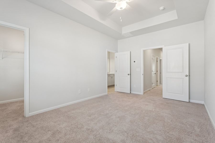 Spacious, unfurnished interior of a new home in Lakeview Village, Charlotte (Image 16).