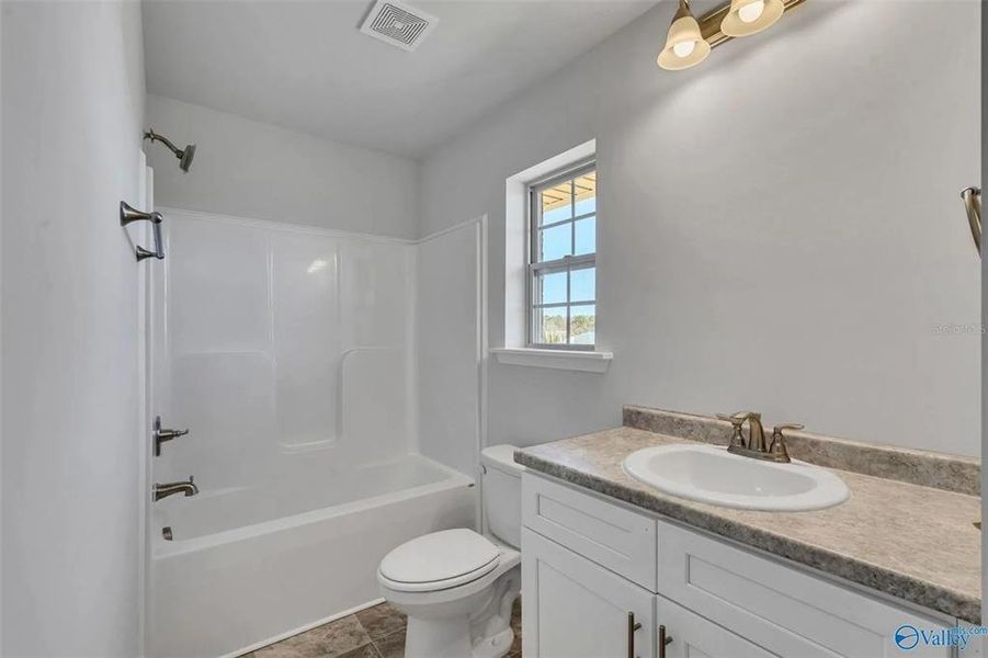 Furnished interior view inside a new home in Kirkland Farms, Alachua (Image 6).