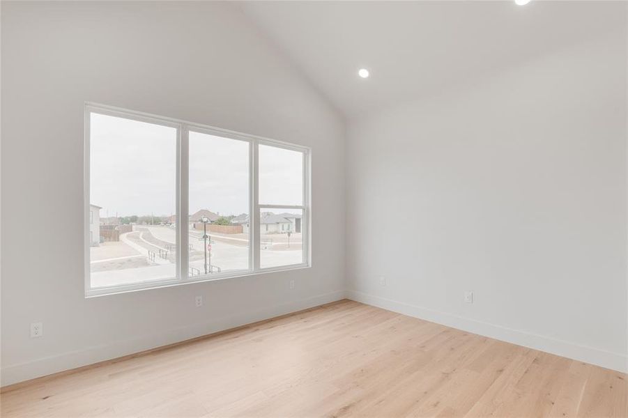 Spacious, unfurnished interior of a new home in , Red Oak (Image 24).