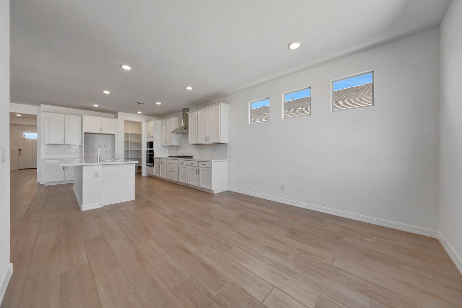Spacious, unfurnished interior of a new home in Tierra Vistoso, Surprise (Image 9).