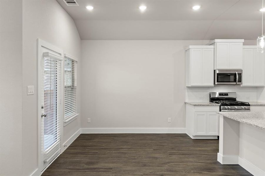 13. 2404 Overlook - Dining (2)