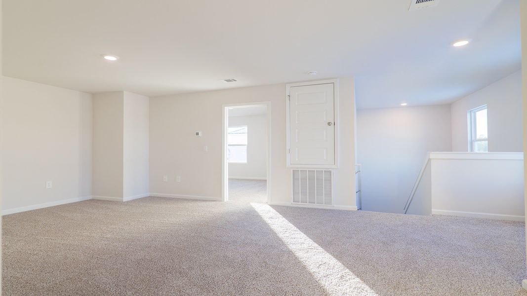 Spacious, unfurnished interior of a new home in Olson Ridge, Tallahassee (Image 12).