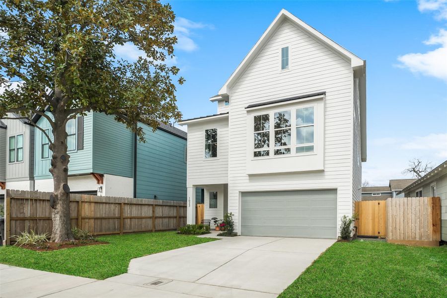 Front exterior of a new home in , Houston, TX, highlighting curb appeal (Image 25).