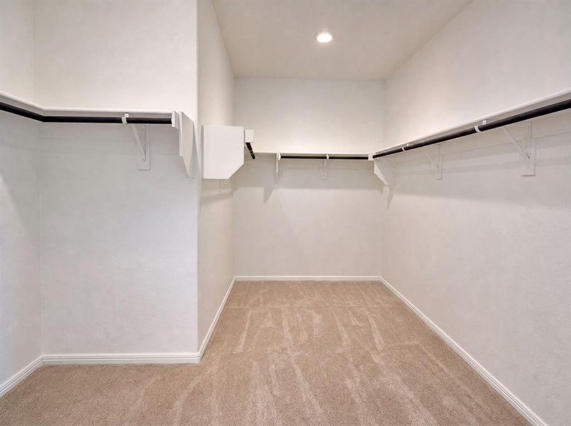 Spacious, unfurnished interior of a new home in Sagebrook, Denton (Image 19).