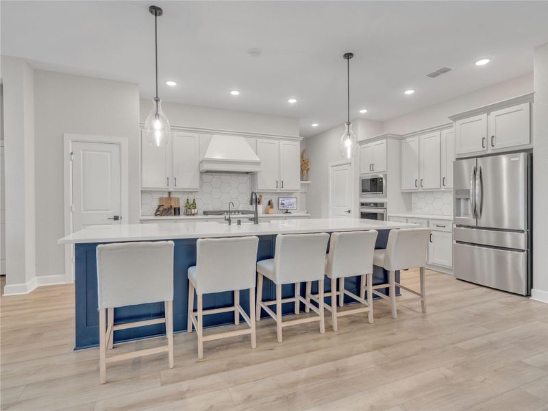 Kitchen & Breakfast Bar Kitchen & Breakfast Bar