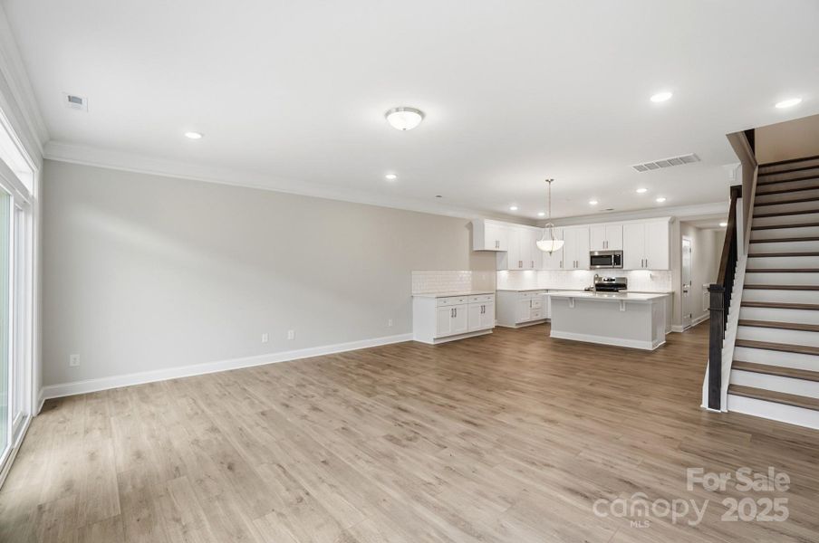 Spacious, unfurnished interior of a new home in Harrisburg Village, Harrisburg (Image 18).
