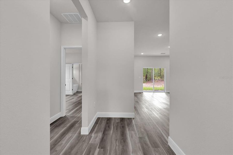 Spacious, unfurnished interior of a new home in , Ocala (Image 39).