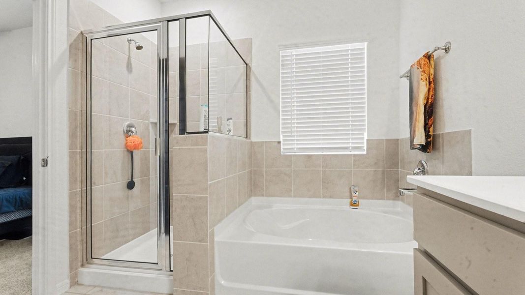 Furnished interior view inside a new home in , Baytown (Image 13).